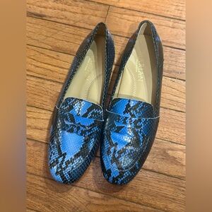 Marian blue multi Leather Round Toe Flats size 40/9